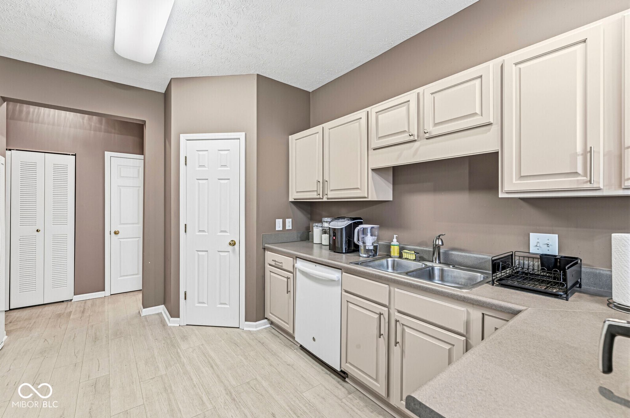 Image of 2363 Colfax Lane