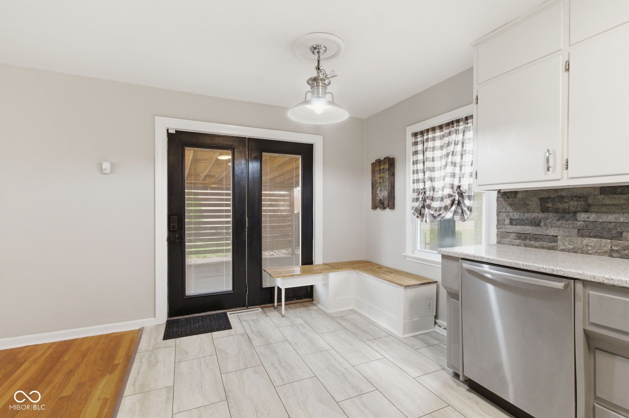 Image of 925 Shellbark Road