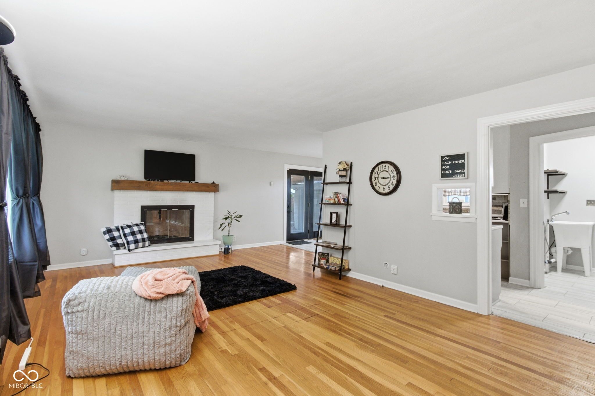 Image of 925 Shellbark Road