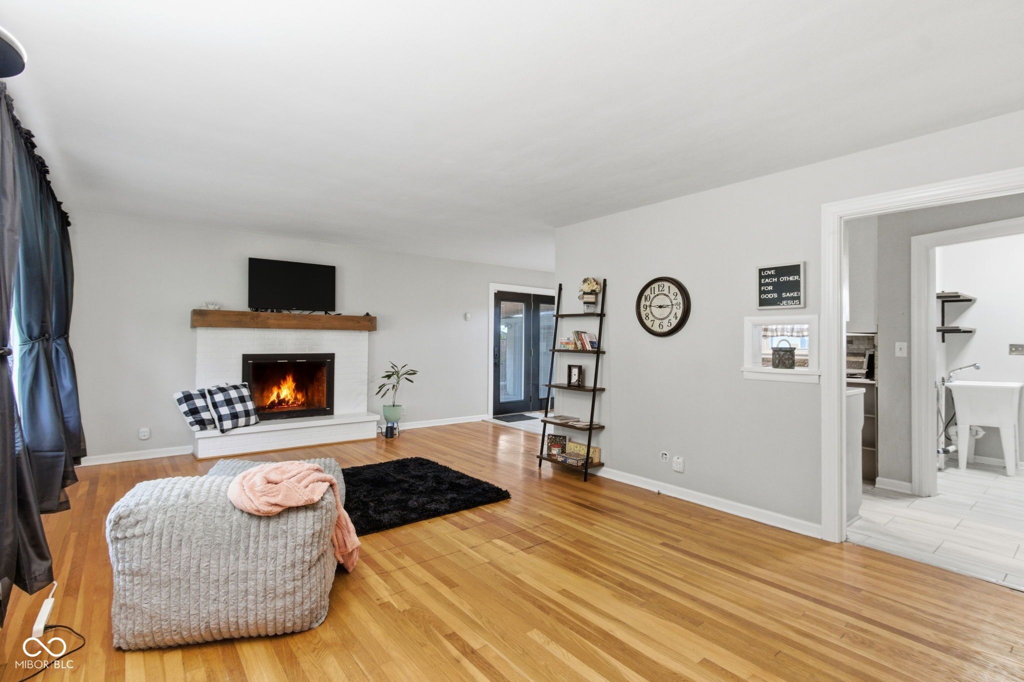 Image of 925 Shellbark Road