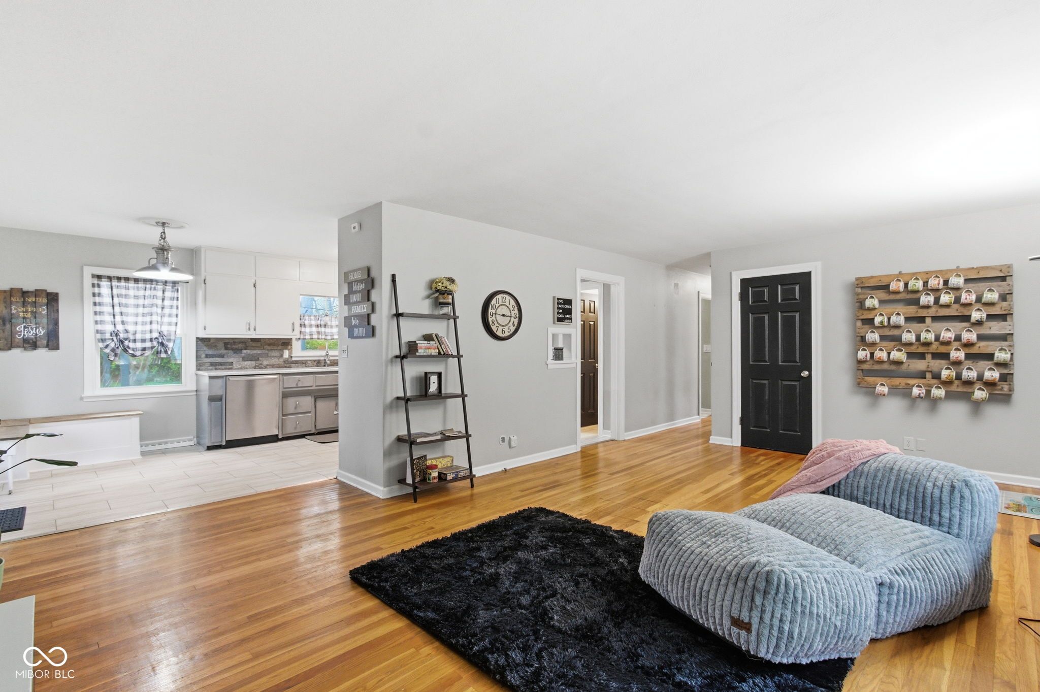 Image of 925 Shellbark Road