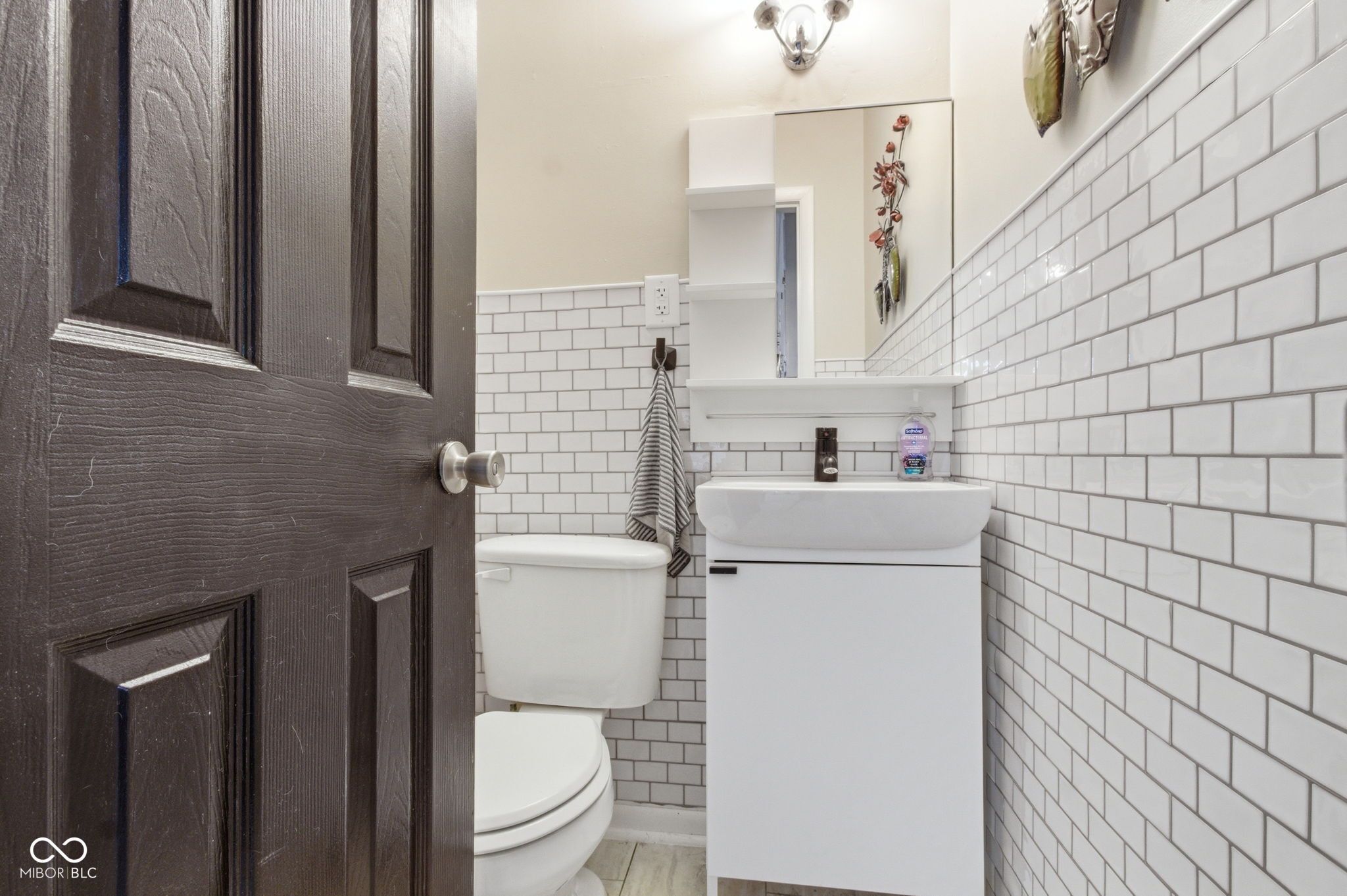 Image of 925 Shellbark Road