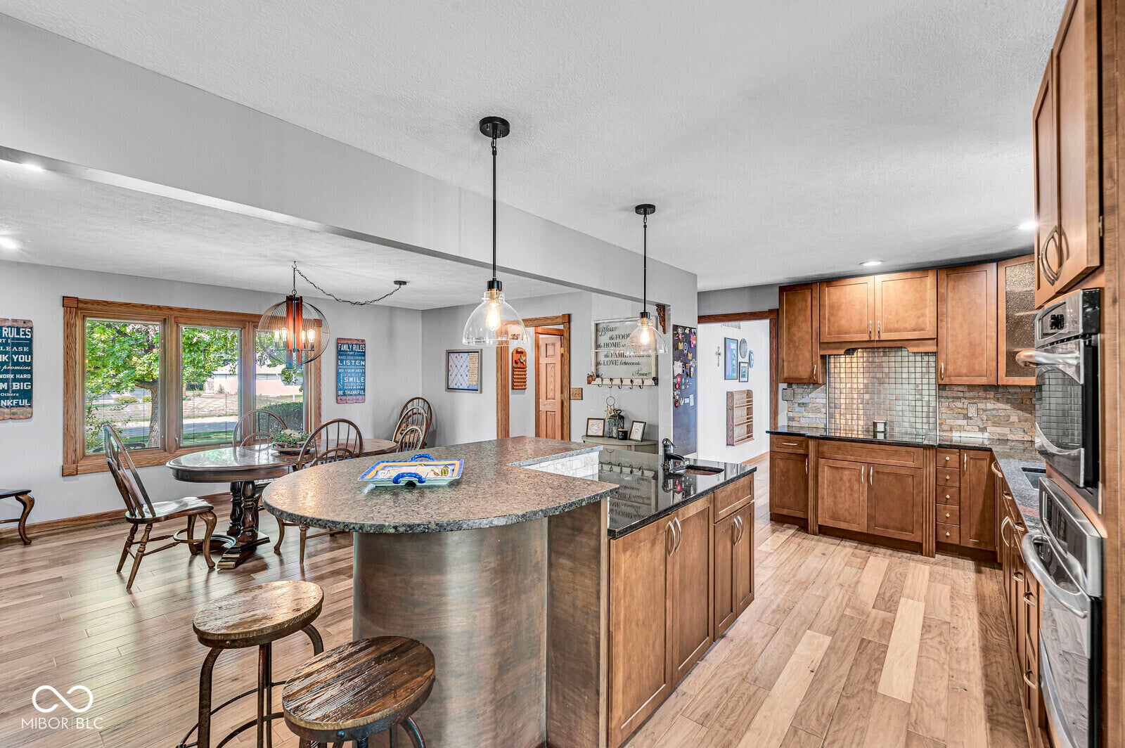 Image of 2205 Grant Boulevard