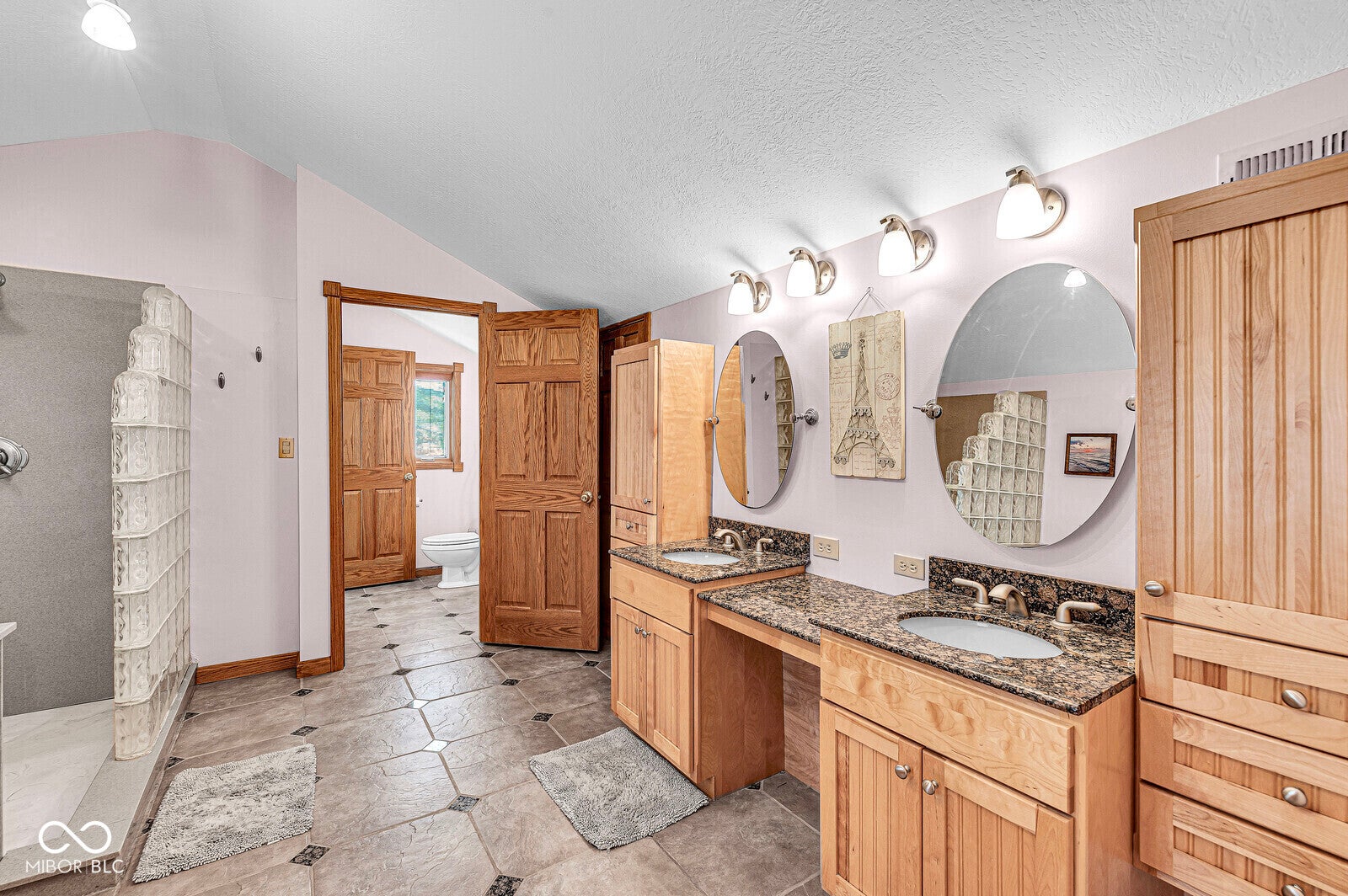 Image of 2205 Grant Boulevard