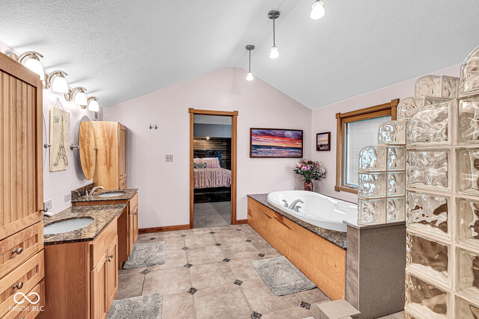 Image of 2205 Grant Boulevard